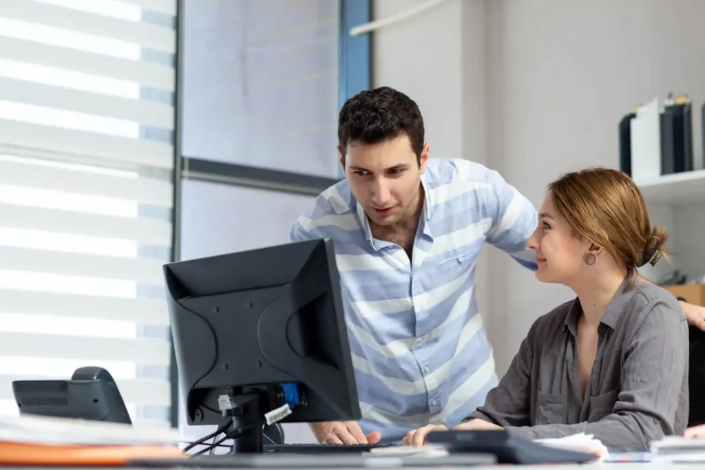 IT support specialist roles and responsibilities