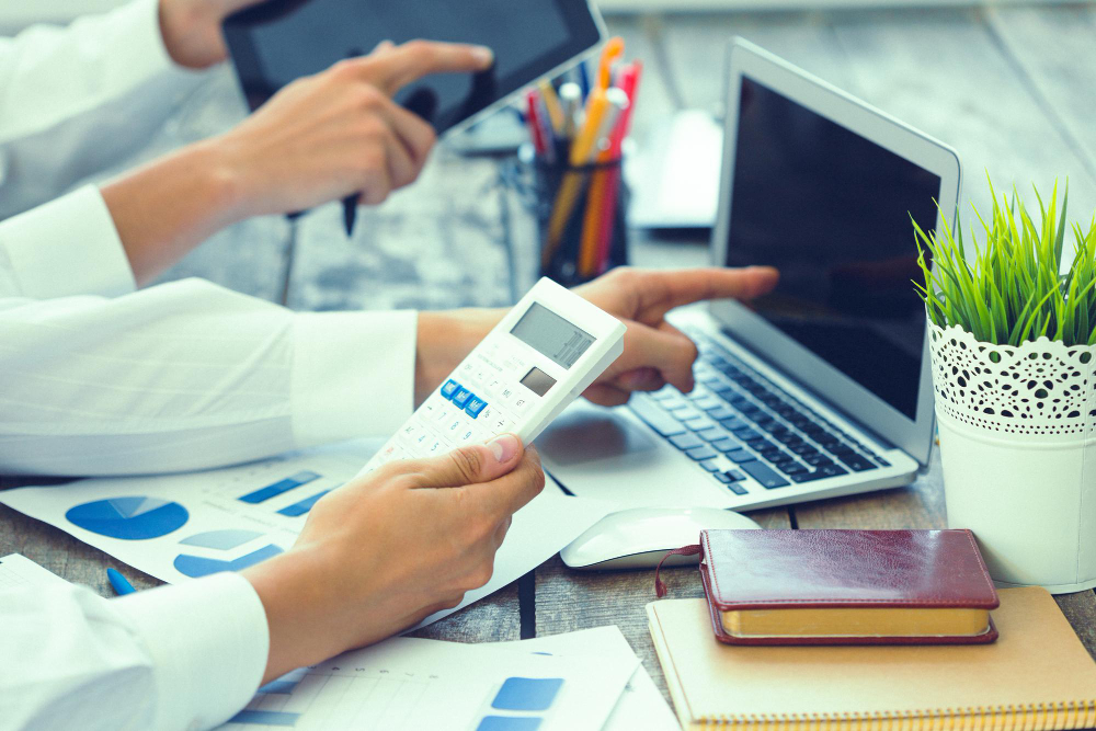 payroll management company