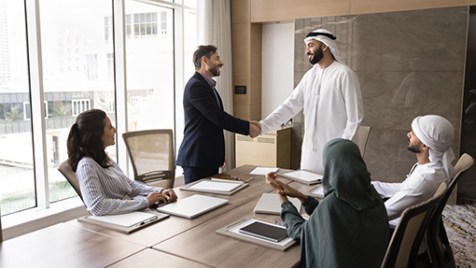 Local Workers and Expat Workers in Bahrain Which is Better